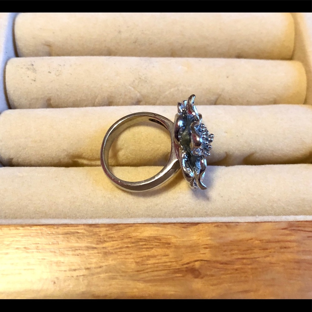Silver Flower Ring - Picture 3 of 3